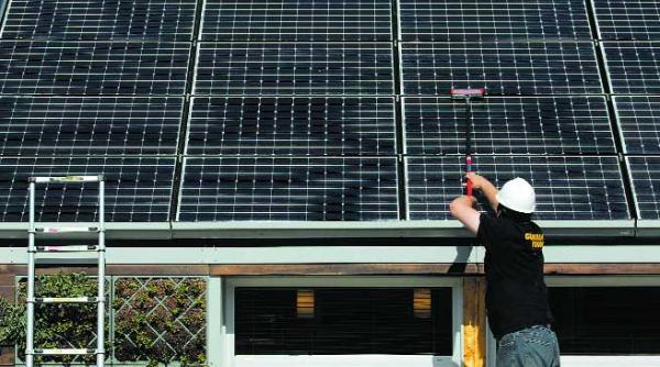 unde se duc banii din taxa auto statul subventioneaza panourile solare cu 90