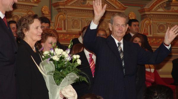 regele este o entitate sacra