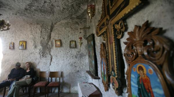 acasa la sfantul dimitrie la pestera din basarabovo