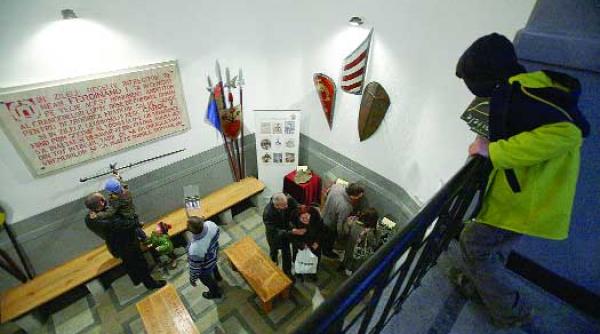 deschis la arc de ziua armatei