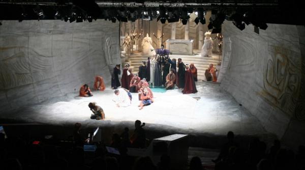 premiera ecumenism studiat in tunelul timpului