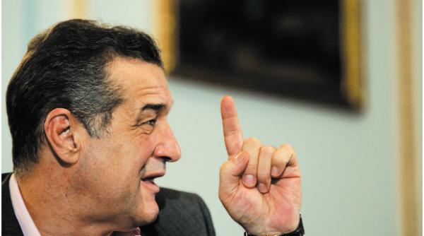 o conferinta penibila gigi acuza probleme financiare