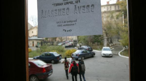 profesorii intra luni in greva generala