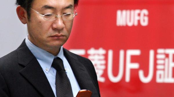 urmarile planului paulson bancile arunca pe fereastra banii primiti