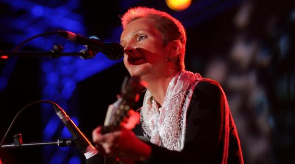 icirc n sfarsit marcela saftiuc de album