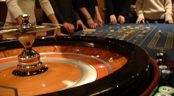 traficantii de droguri spala bani in cazinouri din romania si muntenegru