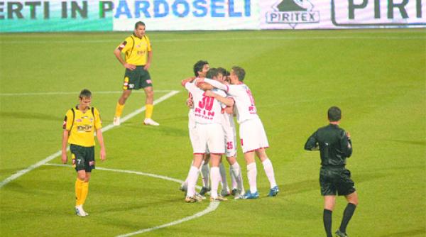 fc timisoara dinamo 0 3 11 ani si inca unul