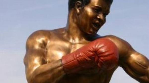 5 5 milioane de euro costa o statuie a lui cassius clay pe ebay