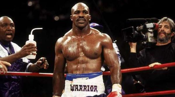 holyfield se intoarce