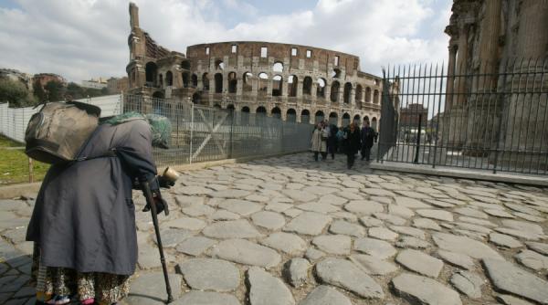 efectul crizei vin cersetorii si hotii