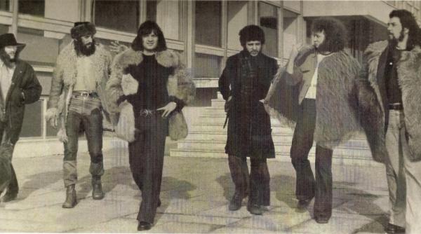 phoenix numai vantul sa bata