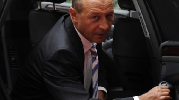 basescu propune suspendarea temporara a taxei auto