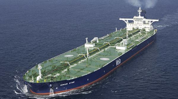 somalia piratii au pus mana pe 318 000 tone de petrol