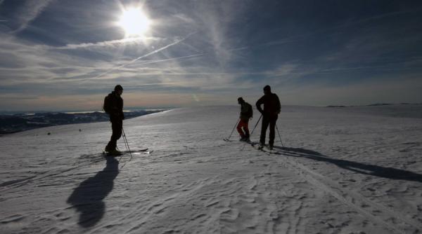 schi de tura pasiunea iubitorilor de munte