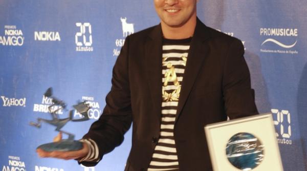 ave david un artist aurit si platinat