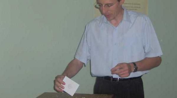 exclusiv chisinau primarul chirtoaca urmarit de politie la alegeri