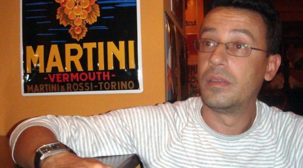 liceenii ciutacu golanas fumeam beam bere jucam fotbal si aveam gagici