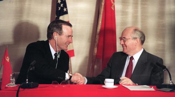 icirc ntalnirea cu gorbaciov din decembrie 89 axa ialta malta via bucuresti