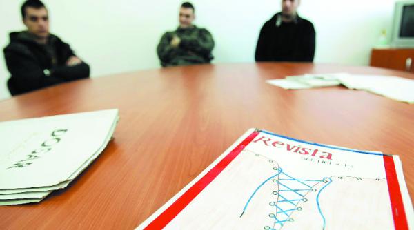 globus de m acirc na la jilava jurnalist de puscarie