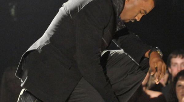 direct pe locul 1 noul cd kanye west