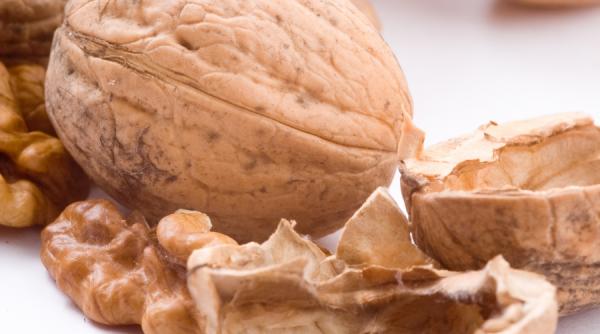 mananca inteligent nuci uscate