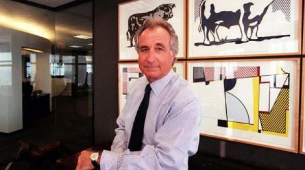 bernard madoff va fi arestat la domiciliu si va purta un dispozitiv electronic de urmarire