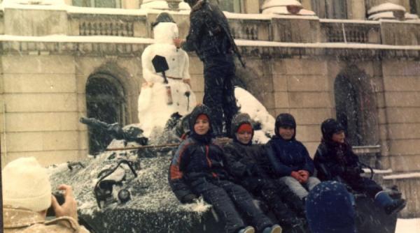 prin caldura memoriei omul de zapada al revolutiei