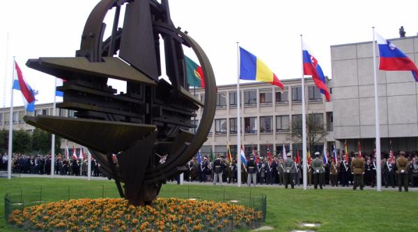 spion rus icirc n blana nato cartita a fost si la bucuresti