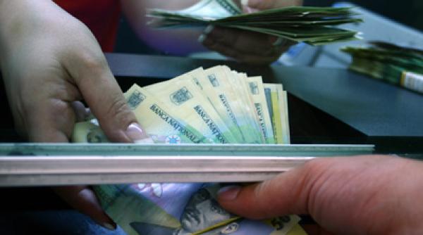 leul s a depreciat puternic cursul urca la 4 1385 lei euro