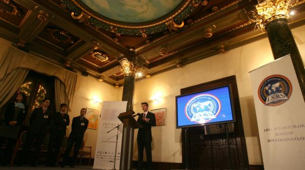 absolventii de geniu se intorc in romania