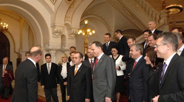 astrograme ce spun stelele despre cabinetul emil boc