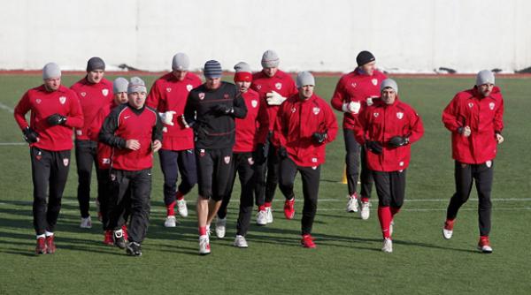 dinamo un avion pentru kalanga