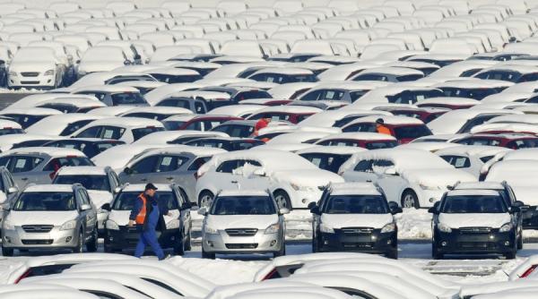 criza in industria auto prabusirea vanzarilor pune in pericol joburile a 100 000 de romani
