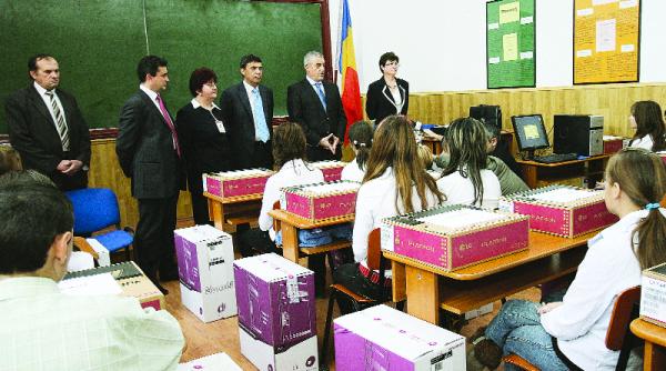 program electoral calculatoarele elevilor transformate in laboratoare