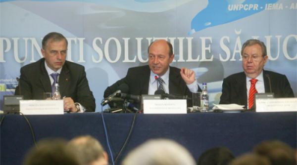 sfaturi basescu combate criza cu salata