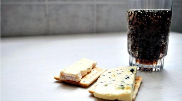 francezii si americanii se dueleaza in taxe coca cola vs branza roquefort