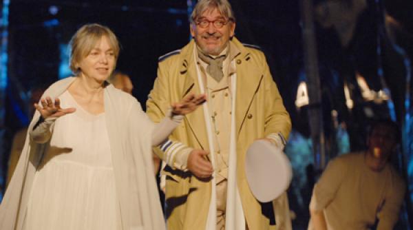 premiera la teatrul mic o insula a furtunilor