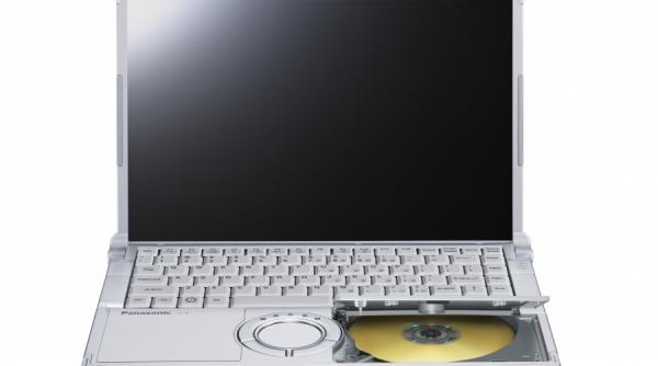 toughbook suporta 100 kg deasupra poti sa l arunci si functioneaza