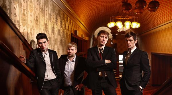 la b estfest grupul scotian franz ferdinand canta in ziua iggy pop