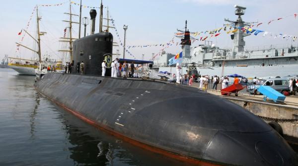 submarinul delfinul nu functioneaza dar are nevoie de salam