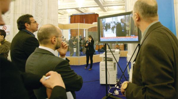 atentie se filmeaza alesii uninominali intra in direct