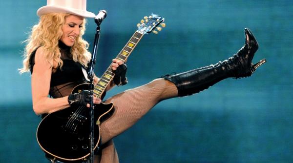 madonna vine in romania