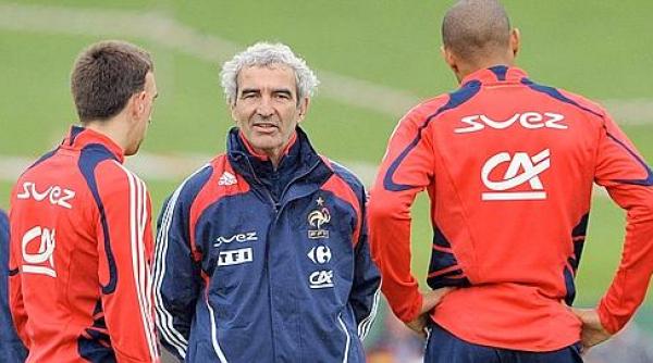 cf barcelona il scoate pe thierry henry la mezat