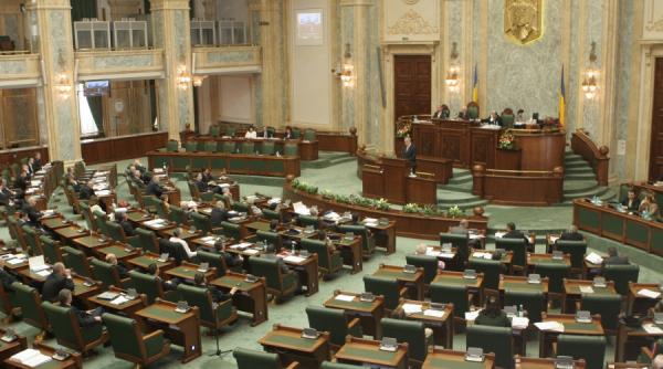 senatorii si au votat buget redus cu peste 20
