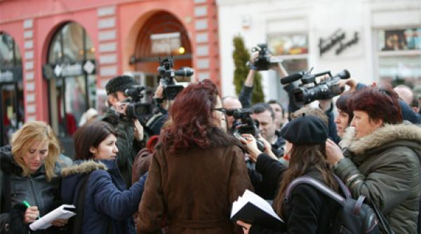 comunicatorii ancheta cu presa la tampla