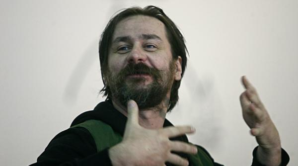 omul zilei dan perjovschi