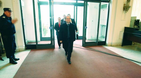 concedieri la corpul de control micul carmaci se joaca iar cu legea