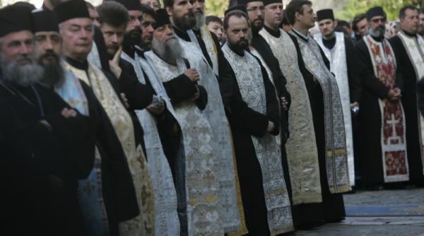 icirc n plina criza economica salariile preotilor cresc