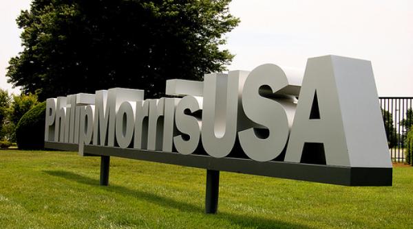 philip morris va plati 8 milioane de dolari vaduvei unui fumator