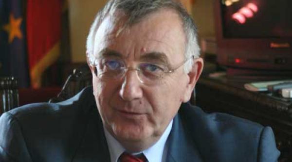 baietii destepti din imobiliare vor legea de partea lor